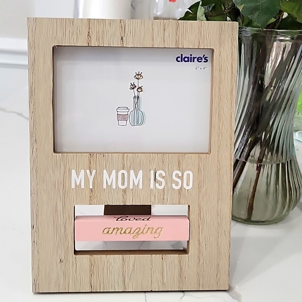 “My mom is so Amazing” frame, NWT🎉🎊💗